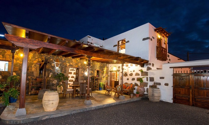 Tajaste Cottage | Emblematic House Garaday, near Timanfaya, volcanoes natural park, beach
