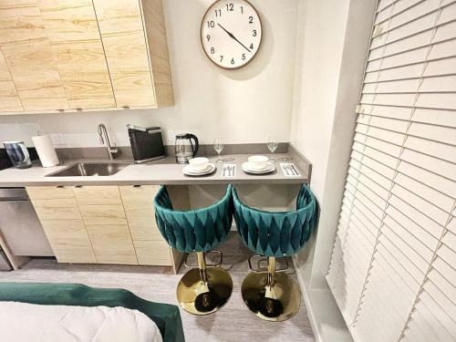Downtown Des Moines Apartment | Emerald Haven