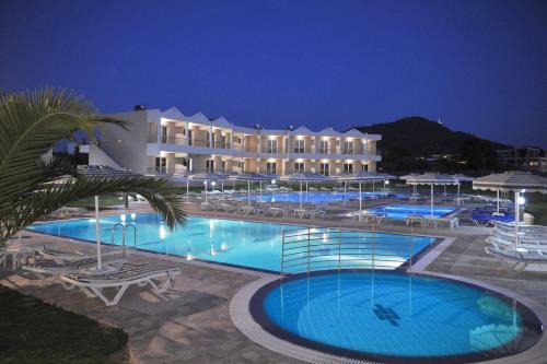 Petaloudes Apartment | Emerald Hotel