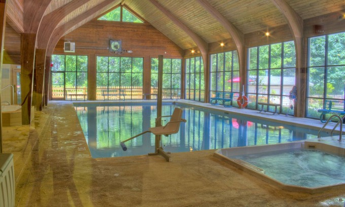 Sapphire Villa | Emerald Inn with Mountain Views in Sapphire Valley Resort, Mountain View Townhouse in heart of Resor