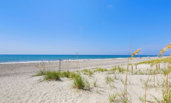 Emerald Isle Cottage | Emerald Isle Vacation Rental, Walk to Beach!
