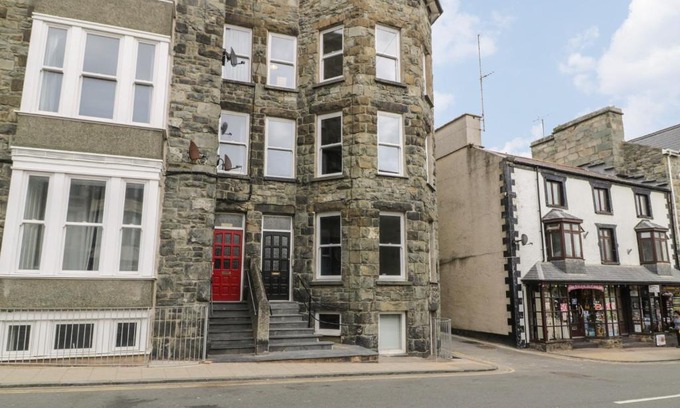 Barmouth Apartment | Emerald Suite