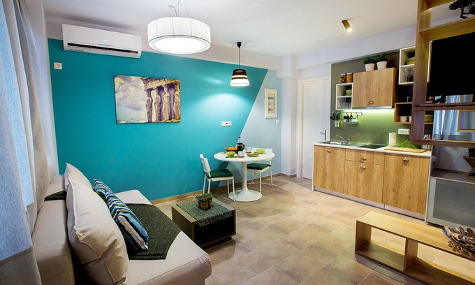Athens City Centre Apartment | Emerald Suite