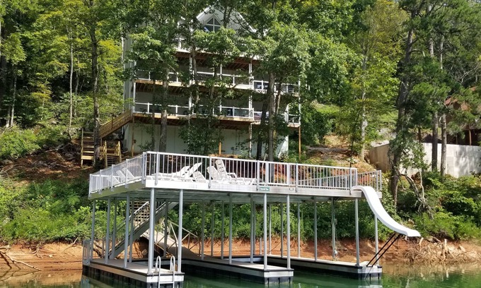 La Follette House | Emerald View Lodge, 10 BR, 12BA, Theater Rm, Sleeps 36
