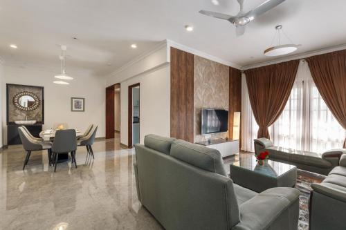 D Costa Layout Apartment | Emerlad Apartment 401 Nr MG Road