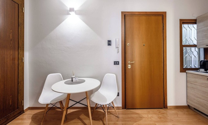 Old Town Apartment | Emilia Studios 5