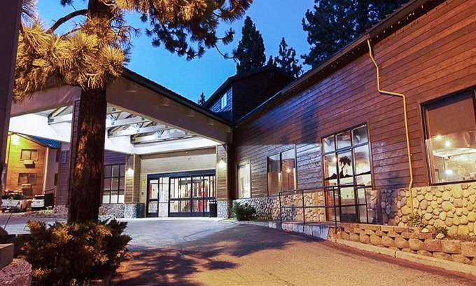 Mammoth Lakes Hotel | Empeiria High Sierra Hotel
