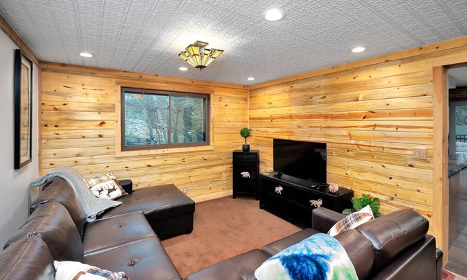 Georgetown House | Empire Escape..Nestled in the Foothills..Panoramic Views..Close to Skiing and Red Rocks!