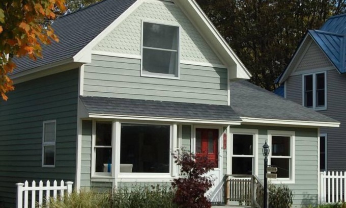 Empire House | Empire Rose: Cozy Home in the Heart of Empire on Front St.