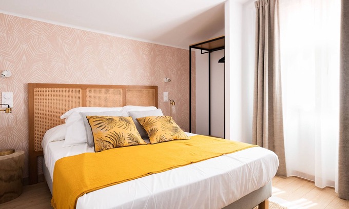 Cerbere Apartment | En bord de mer ! Chambre cosy 12m² + piscine