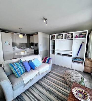 Apoquindo Apartment | En Los Dominicos, con azotea, 1D