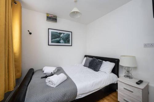 Landore Apartment | En-suite Apartment, Fully Equipped Kitchen