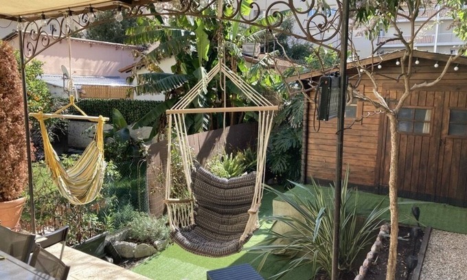 La Madeleine House | EN Ville: Maison Avec Jardin et Jacuzzi