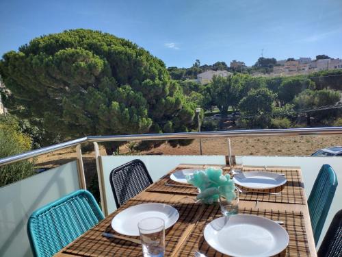 Llanca Apartment | Encantador Apartamento familiar 4 px con Terraza, Parking y Wi-fi en Llançà