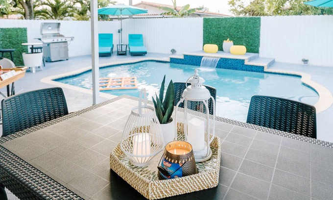 University Park House | Encanto Family, cozy patio & pool, near to everything