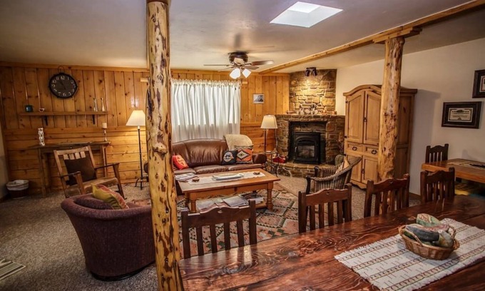 Chama Cabin | Encanto Lodge - Downtown Chama 1 Block From Train