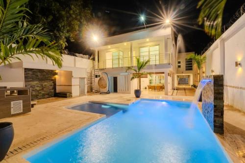 Manga House | Encanto Mansion - 6BR Luxury Villa Near Walled City