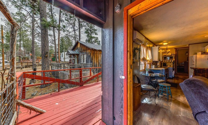 Ruidoso Cottage | 'enchanted Antler' Ruidoso Cabin: 3 Mi to Skiing