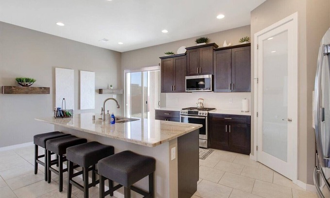 Westside House | Enchanted Escape, Long Term stays Welcome