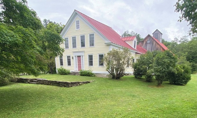 Landgrove House | Enchanting 5-bedroom farmhouse in Landgrove
