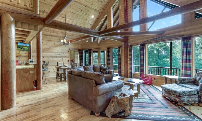 Blairsville House | Enchanting log home with lots to do!