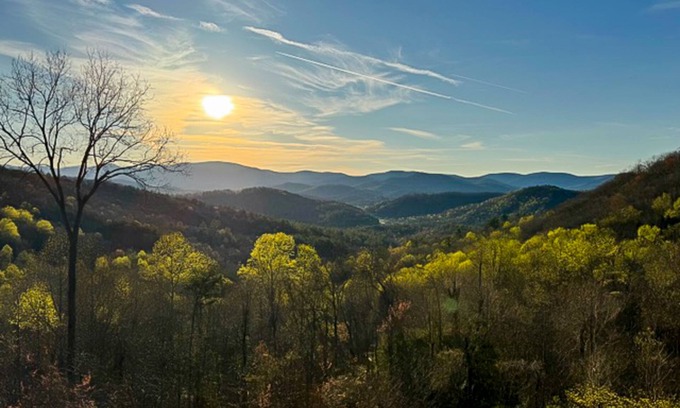 Blairsville Cabin | Enchanting mountain home with deck views, private hot tub, firepit, & fireplace