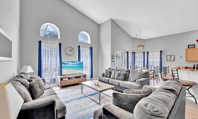 Lake Davenport Estates House | Enchanting Vacation Haven – Gorgeous 5 BDR w/Private Pool, Close to Parks!