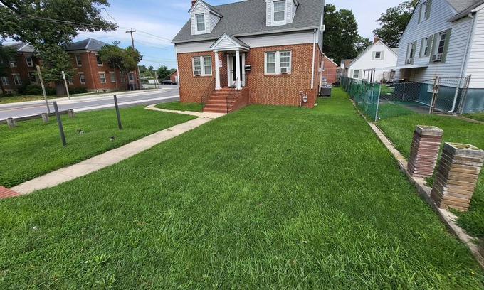 Glen Burnie Bed & Breakfast | Enchanting Whole House 4 Room Property minutes from BWI airport.