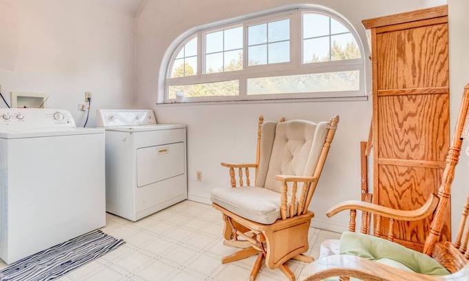 Lincoln City House | Enchantment by the Sea