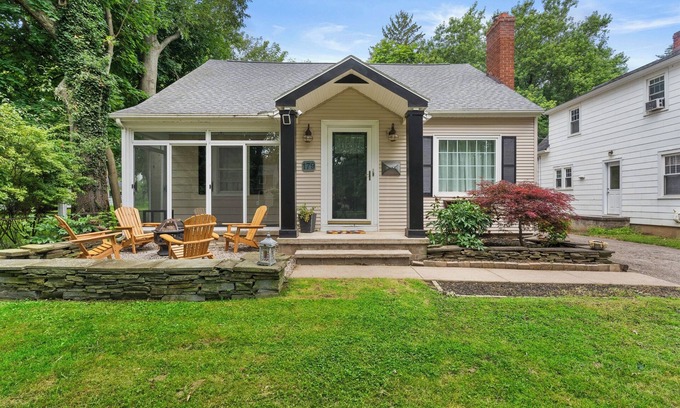 West Irondequoit House | Enclosed Porch | Walk to Lake Ontario | Irondequoit | Fire Pit