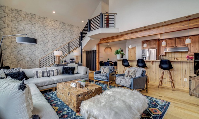 Steamboat Springs Ski Chalet | Enjoy a Fun Family Jaunt to Escape Chalet