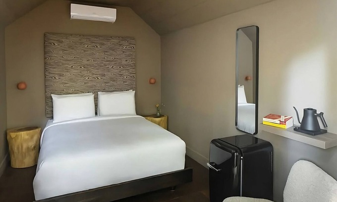 Guerneville Hotel | Enjoy a Hassle-Free and Comfortable Stay! Free Parking, Outdoor Swimming Pool