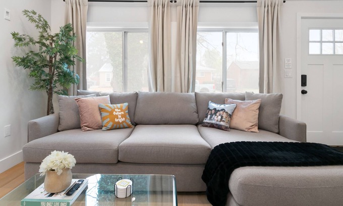 Hazel Park House | Enjoy a stay in this stylish 2 bedroom 1 bath home in Hazel Park