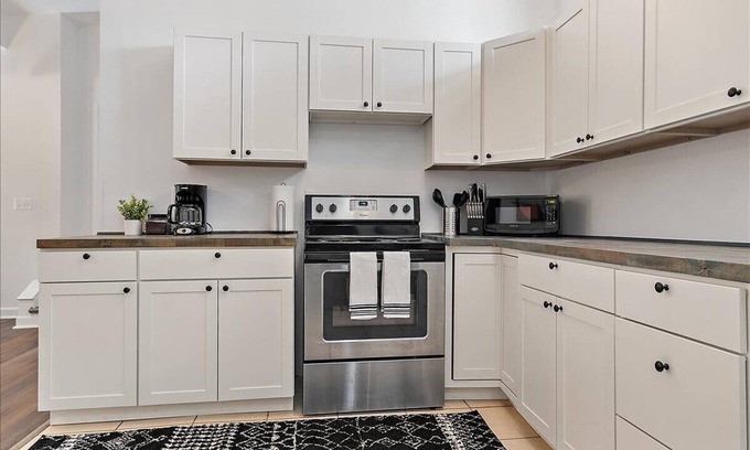 Murray Hill House | Enjoy a stylish experience at this centrally-located place
