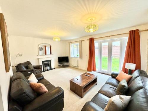 Ashford House | Enjoy a wonderful stay in our spacious Evergreen House