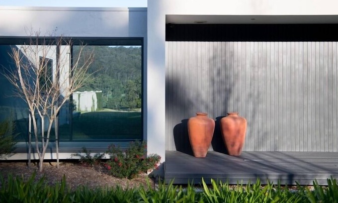 Barrengarry House | Enjoy all this stunning architect design modern home has to offer