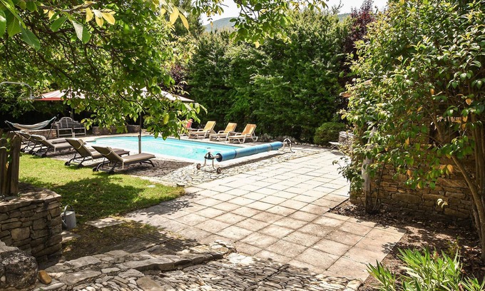 Saint-Martin-de-Castillon House | Enjoy an idyllic holiday in a holiday home in the heart of the Luberon Nature Park.