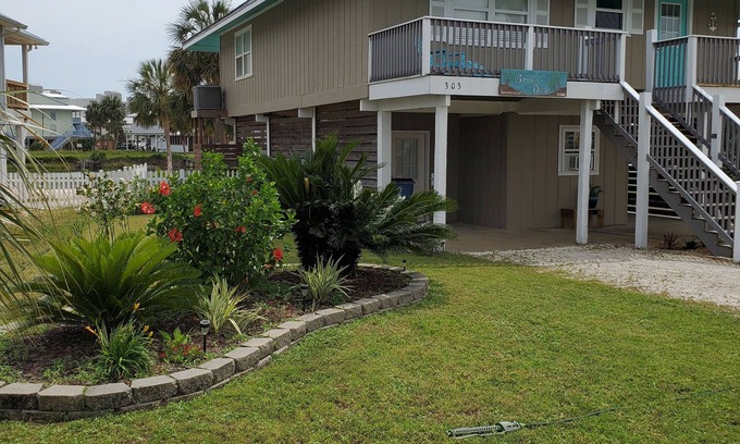 Gulf Shores Cottage | Enjoy easy Beach access from "Bonnie Dune" our cottage on Little Lagoon!