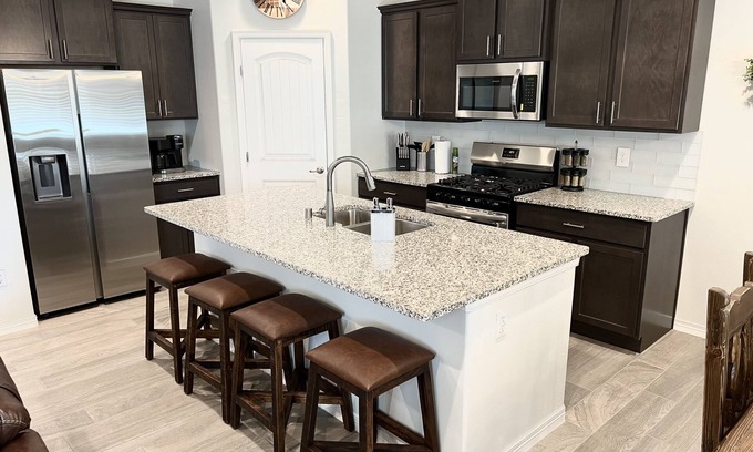 Las Cruces House | ⭐️Enjoy Las Cruces at this Colorful Rustic Home 3BR