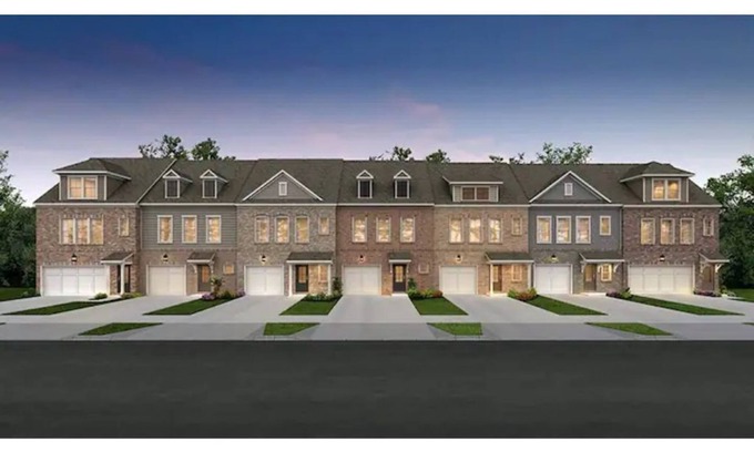Lilburn House | Enjoy our Luxurious Three Story Townhome!
