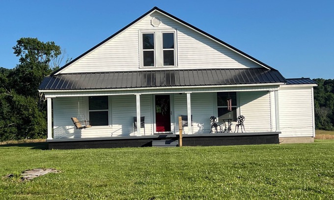 Bakerton Other | Enjoy peace and quiet in this country home located near the Cumberland River.