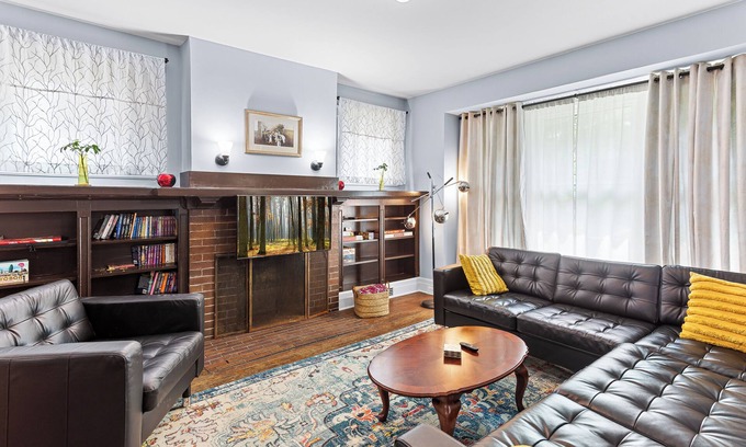 New Center Detroit House | Enjoy quiet luxury near downtown