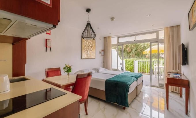 Oura Hotel | Enjoy Seaside Splendor in Praia da Oura! Beach at your Doorstep | 2 Units