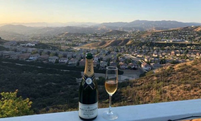 Canyon Country House | Enjoy Spectacular City and Mountain Views at the Florence Villa Retreat
