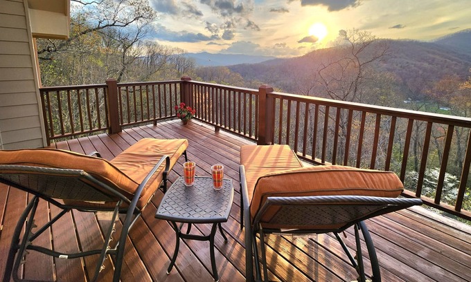Hiawassee House | Enjoy spectacular views