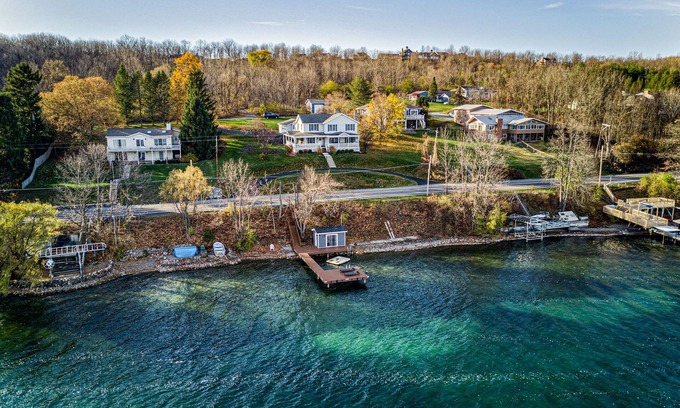 Canandaigua House | Enjoy swimming/boating in the lake, Fall Foliage, Wine trail, Skiing and Hiking