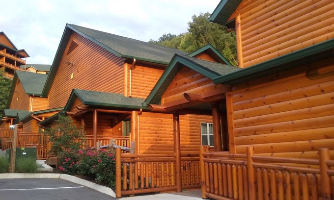 Gatlinburg Cabin | Enjoy the 4th in the Smokeys/Westgate Resort & Water Park