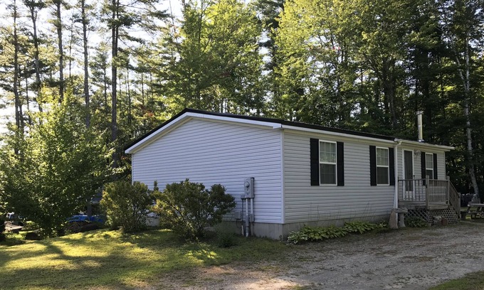 Bridgewater House | Enjoy the beautiful New England weather in the heart of the Lakes Region