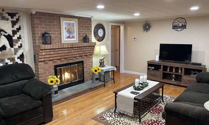 Huntingdon House | Enjoy the best of Central Pennsylvania, Raystown Lake, and Happy Valley.