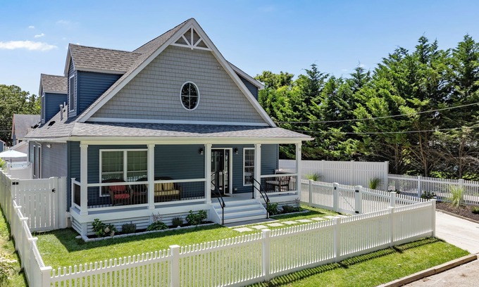 Town Bank House | Enjoy The Best Sunsets at the Shore!